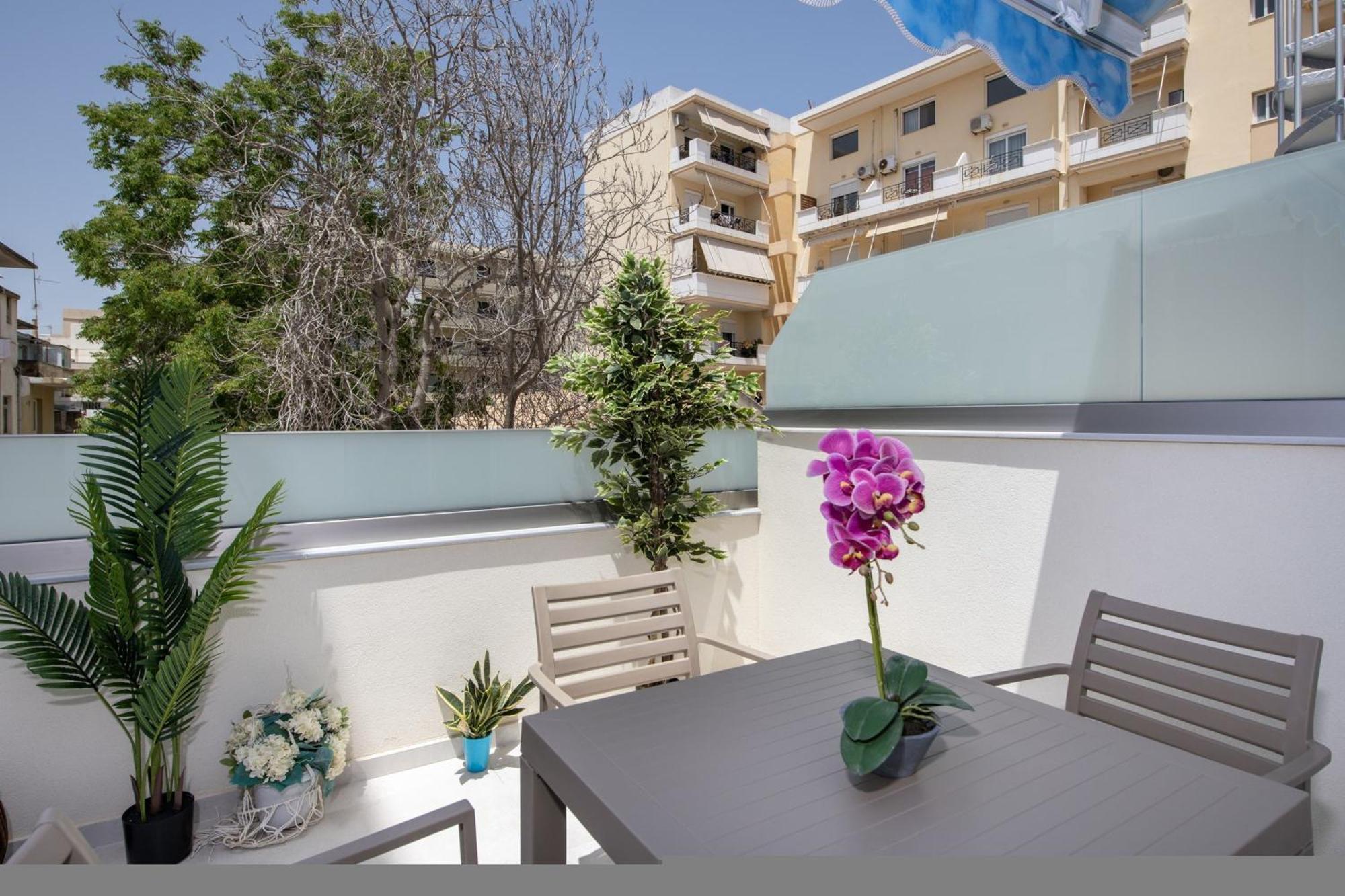 Cherry Central Luxury Suites Ханья Экстерьер фото