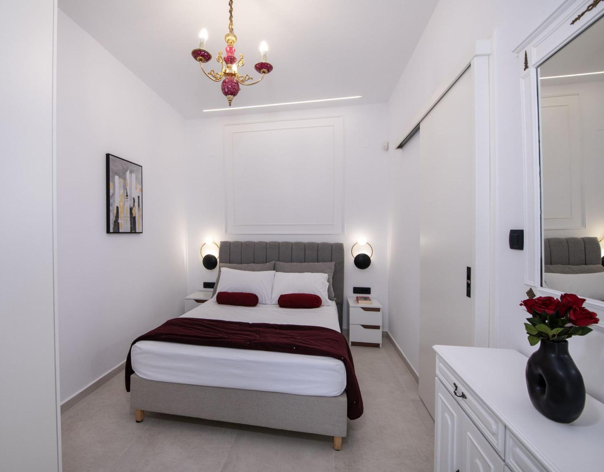 Cherry Central Luxury Suites Ханья Экстерьер фото