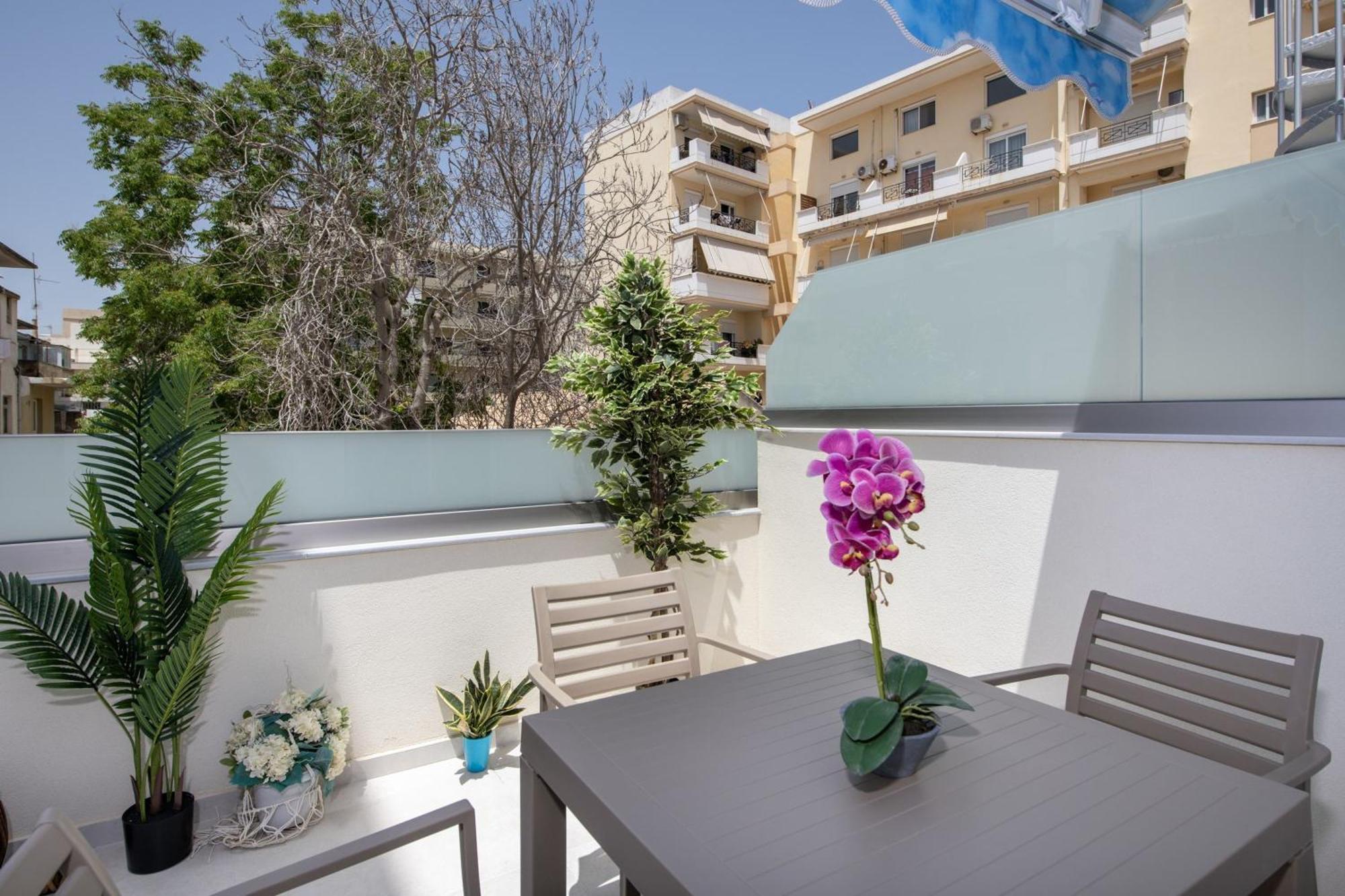 Cherry Central Luxury Suites Ханья Экстерьер фото